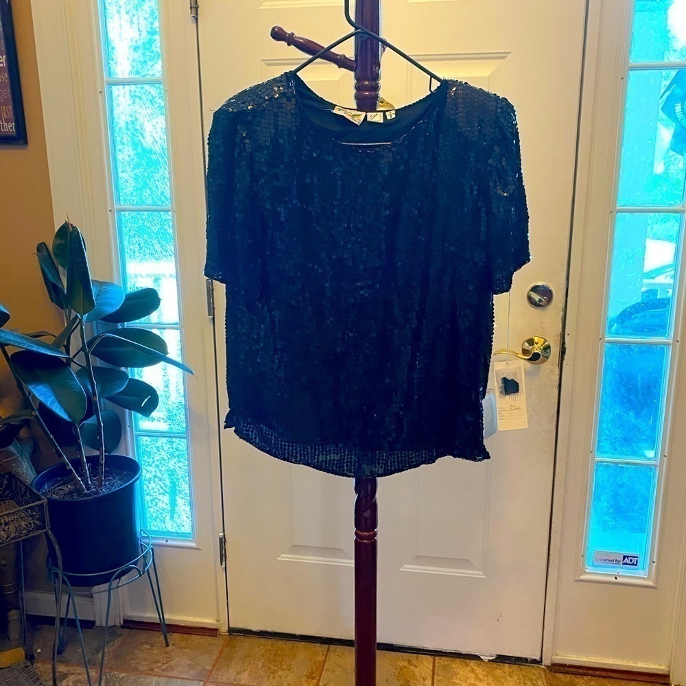 FASHION CREATION NY BLACK SEQUIN AND BEADED TOP.  SIZE 8